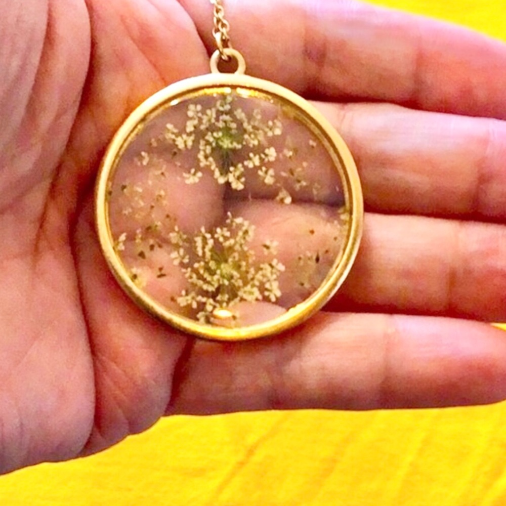 Handmade  Vintage Gold Tone Pound Clear Acrylic with flowers & Thin Chain.